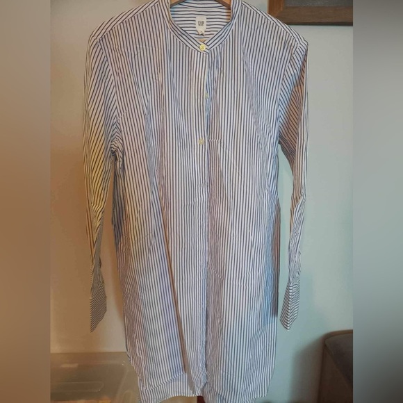 Hi-lo tailored stripe shirt - Picture 2 of 7